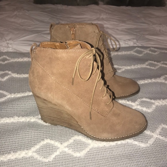 Lucky Brand Yoanna Lace Up Wedge Bootie - Picture 3 of 4